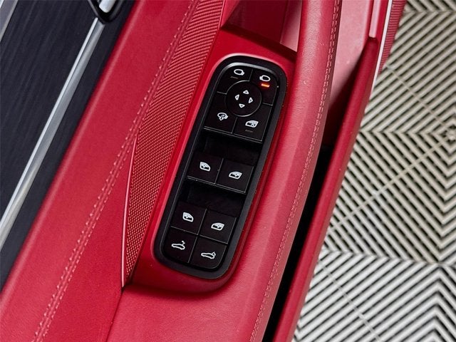 2022 Porsche Panamera 4 Platinum Edition