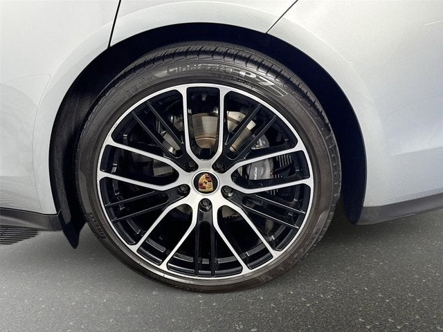 2022 Porsche Panamera 4 Platinum Edition