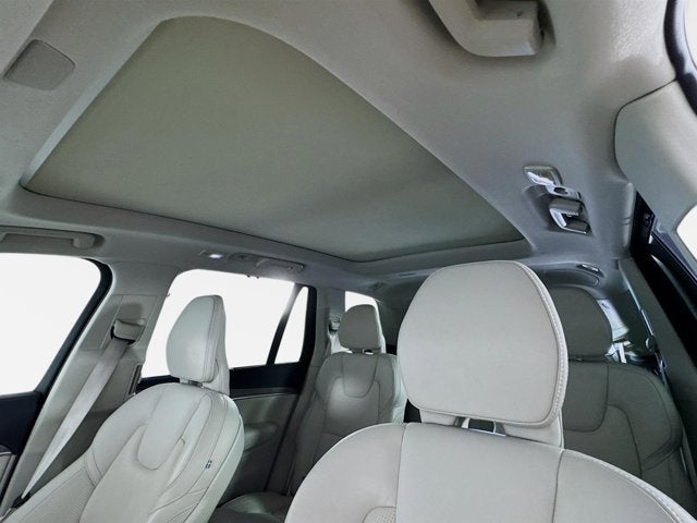 2024 Volvo XC90 Ultimate Bright Theme
