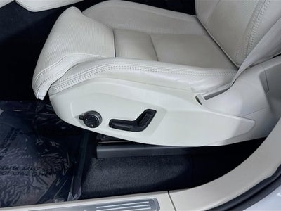 2024 Volvo XC90 Ultimate Bright Theme