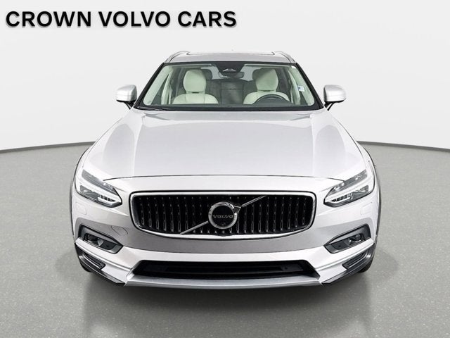 2025 Volvo V90 Cross Country Plus