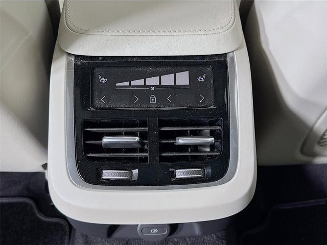 2025 Volvo V90 Cross Country Plus