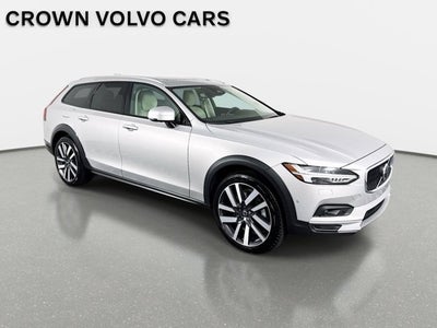 2025 Volvo V90 Cross Country Plus