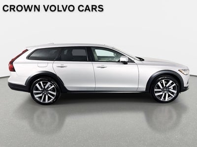 2025 Volvo V90 Cross Country Plus