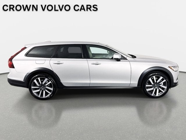 2025 Volvo V90 Cross Country Plus