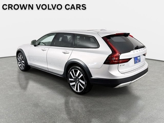 2025 Volvo V90 Cross Country Plus