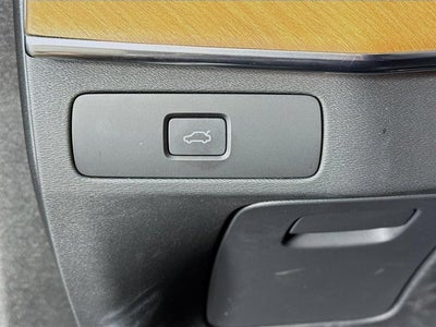 2024 Volvo XC90 Plus Bright Theme