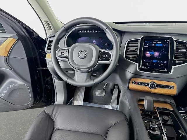 2024 Volvo XC90 Plus Bright Theme