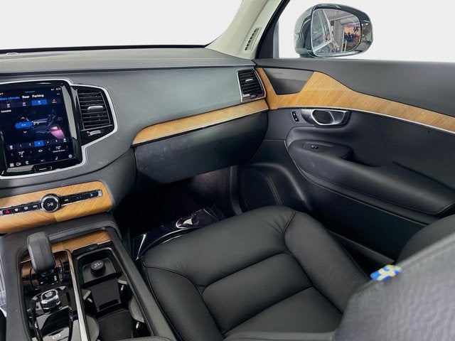 2024 Volvo XC90 Plus Bright Theme