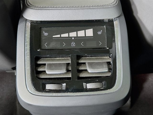 2024 Volvo XC90 Plus Bright Theme