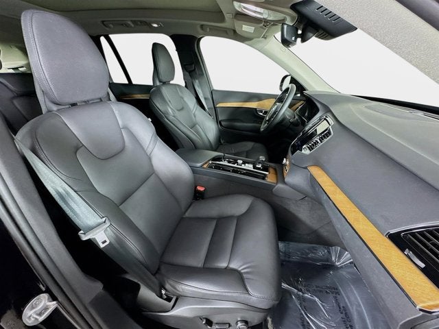 2024 Volvo XC90 Plus Bright Theme