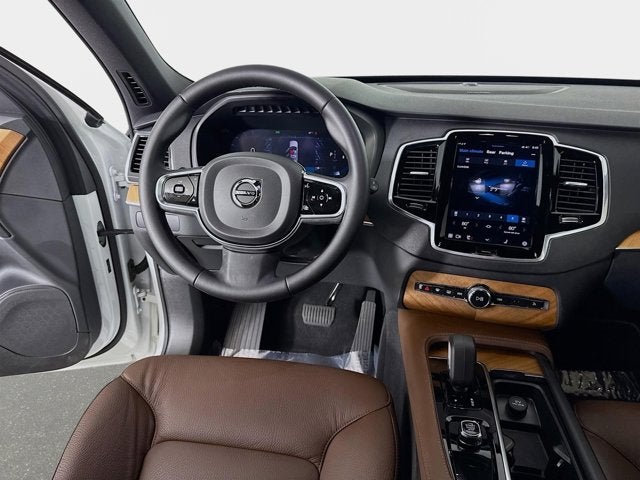 2024 Volvo XC90 Plus Bright Theme