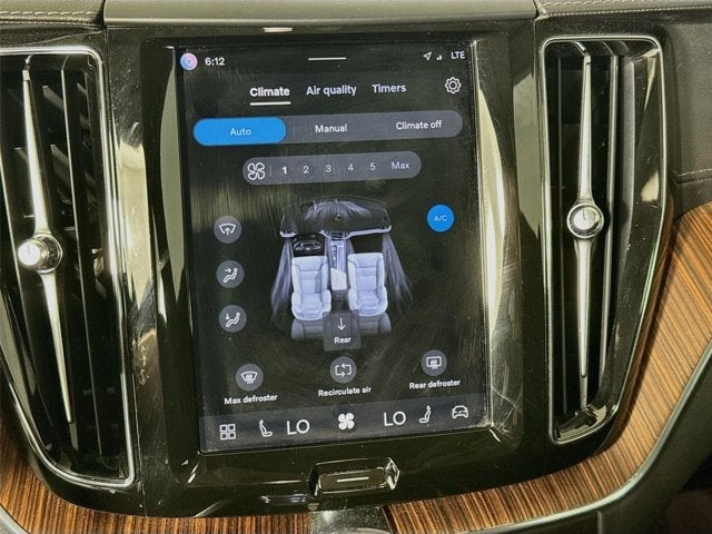 2023 Volvo XC60 Ultimate Dark Theme