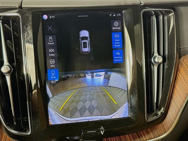 2023 Volvo XC60 Ultimate Dark Theme