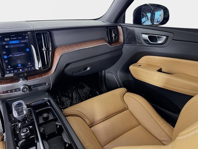 2023 Volvo XC60 Ultimate Dark Theme