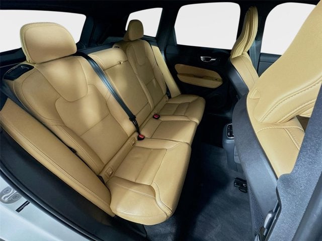 2023 Volvo XC60 Ultimate Dark Theme