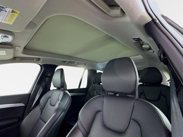 2022 Volvo XC90 Momentum