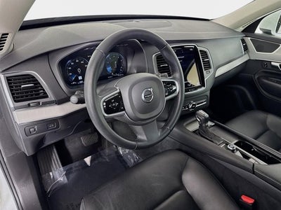 2022 Volvo XC90 Momentum