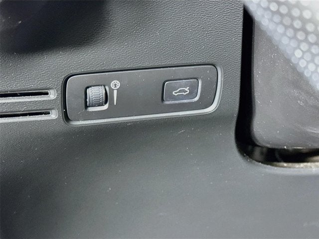 2020 Volvo XC40 R-Design