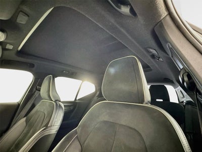 2020 Volvo XC40 R-Design