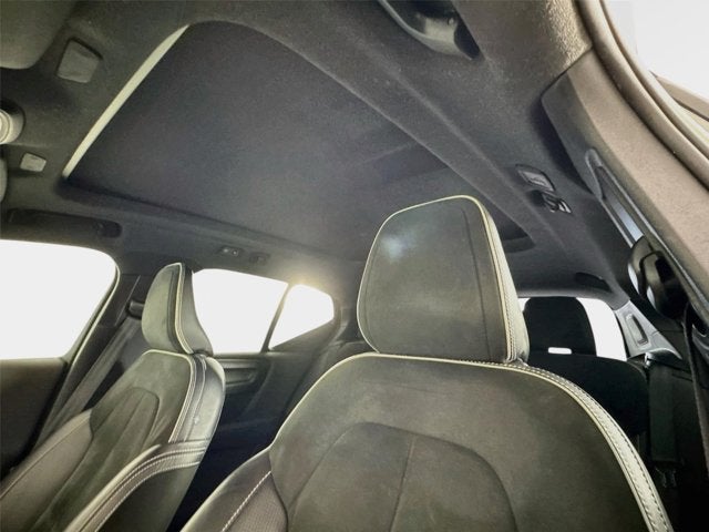 2020 Volvo XC40 R-Design