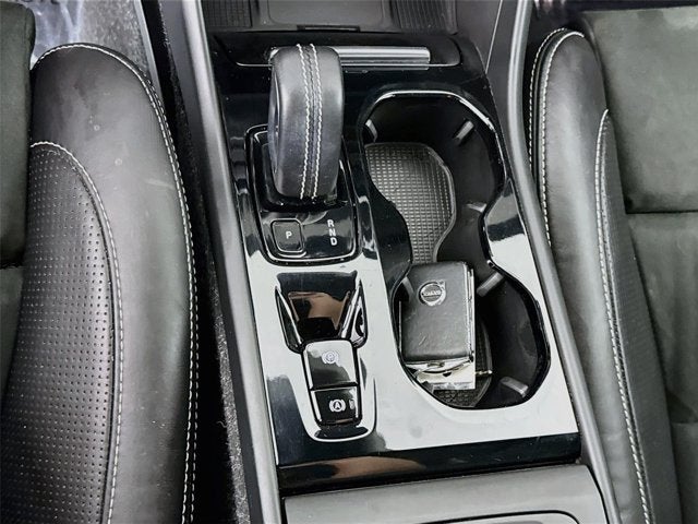 2020 Volvo XC40 R-Design