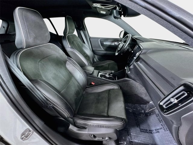 2020 Volvo XC40 R-Design