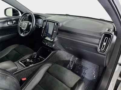 2020 Volvo XC40 R-Design