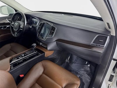 2019 Volvo XC90 Momentum