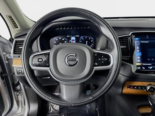 2022 Volvo XC90 Momentum