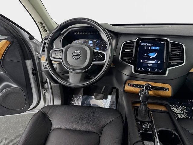 2022 Volvo XC90 Momentum