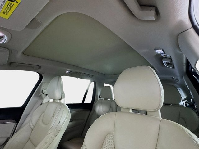 2022 Volvo XC90 Inscription