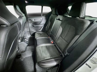 2020 Volvo XC40 R-Design