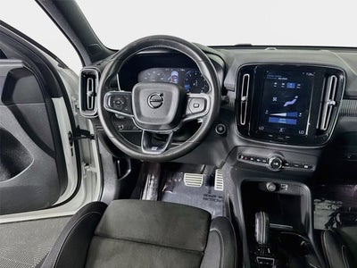 2020 Volvo XC40 R-Design