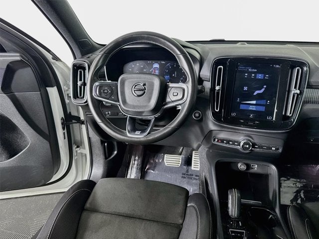 2020 Volvo XC40 R-Design