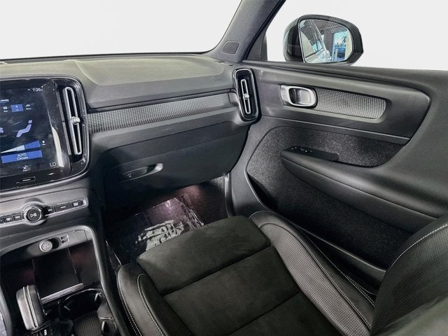 2020 Volvo XC40 R-Design