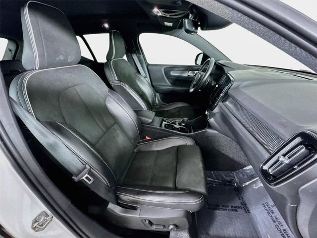 2020 Volvo XC40 R-Design