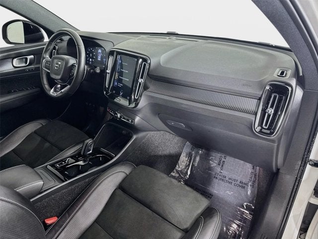 2020 Volvo XC40 R-Design