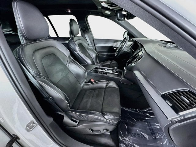 2021 Volvo XC90 R-Design