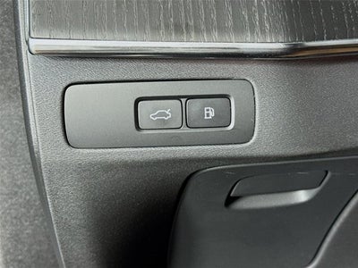 2023 Volvo XC90 Recharge Plug-In Hybrid Ultimate Bright Theme