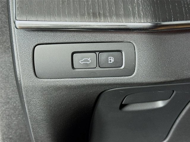 2023 Volvo XC90 Recharge Plug-In Hybrid Ultimate Bright Theme