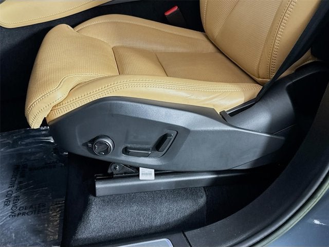 2023 Volvo XC90 Recharge Plug-In Hybrid Ultimate Bright Theme