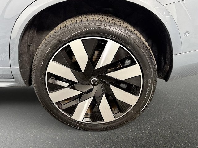 2023 Volvo XC90 Recharge Plug-In Hybrid Ultimate Bright Theme