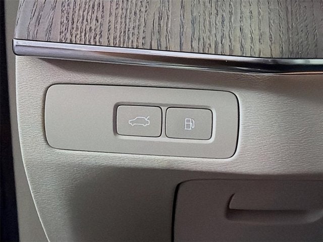 2024 Volvo XC90 Recharge Plug-In Hybrid Ultimate Bright Theme