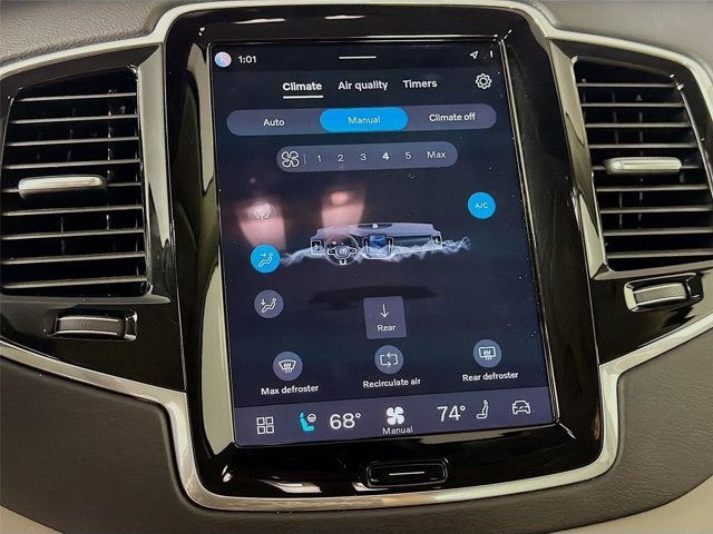 2024 Volvo XC90 Recharge Plug-In Hybrid Ultimate Bright Theme