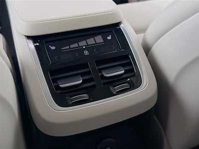 2024 Volvo XC90 Recharge Plug-In Hybrid Ultimate Bright Theme