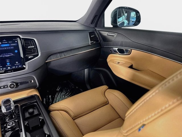 2024 Volvo XC90 Recharge Plug-In Hybrid Ultimate Bright Theme