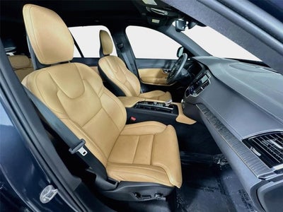 2024 Volvo XC90 Recharge Plug-In Hybrid Ultimate Bright Theme