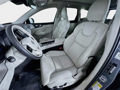 2024 Volvo XC60 Recharge Plug-In Hybrid Ultimate Dark Theme