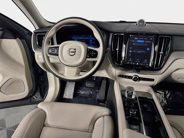 2024 Volvo XC60 Recharge Plug-In Hybrid Ultimate Dark Theme